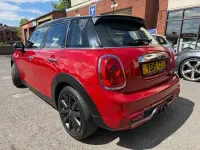 Begagnad Mini Cooper S Hatch 192 HK (141 kW) 2015 Röd Halvkombi