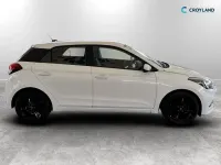 Used Hyundai i20 SE 84 HP (61 kW) 2015 White Hatchback