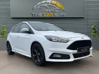 Begagnad Ford Focus ST 185 HK (136 kW) 2017 Vit Halvkombi