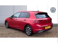 Używany VW Golf VIII Active 150 KM (110 kW) 2022 Czerwony Hatchback