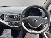 Used Kia Picanto 66 HP (48 kW) 2016 White Hatchback