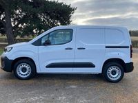 New Citroën Berlingo 101 HP (74 kW) 2025 White MPV