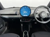 Begagnad Mini Cooper Exclusive 135 kW (184 HK) 2025 Svart Halvkombi