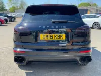Used Porsche Cayenne 385 HP (283 kW) 2016 Black SUV