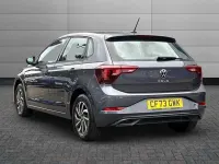 Usado VW Polo Life 80 CV (58 kW) 2023 Gris Utilitario