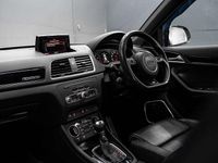 Begagnad Audi Q3 Black Edition 180 HK (132 kW) 2017 Vit SUV