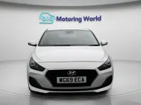 Used Hyundai i30 Premium 140 HP (102 kW) 2019 White Hatchback