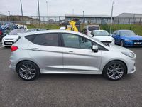 Usado Ford Fiesta ST-Line 100 CV (73 kW) 2022 Plateado Utilitario