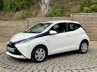 Used Toyota Aygo X-play 69 HP (50 kW) 2016 White Hatchback