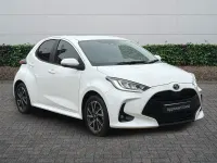 Used Toyota Yaris Design 116 HP (85 kW) 2023 White Hatchback