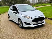 Used Ford Fiesta Zetec 2013 White Hatchback