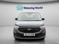 Usado Ford Tourneo Titanium 122 CV (89 kW) 2026 Familiar