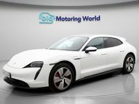 Begagnad Porsche Taycan Performance Package 419 kW (571 HK) 2023 Vit Kombi