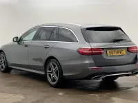 Usado Mercedes E300 AMG line 306 HP (225 kW) 2021 Cinzento Carrinha