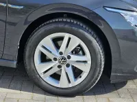 Begagnad VW Golf VIII Life 130 HK (95 kW) 2024 Grå Halvkombi