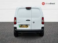 Used Vauxhall Combo 100 kW (136 HP) 2025 White MPV