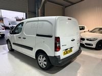 Used Citroën Berlingo 75 HP (55 kW) 2017 White MPV