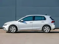 Używany VW Golf VIII Life 130 KM (95 kW) 2020 Srebrny Hatchback