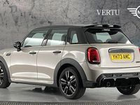 Usado Mini Cooper Premium 136 CV (100 kW) 2022 Gris Utilitario