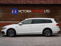 Used VW Passat GTE 218 HP (160 kW) 2021 White Estate