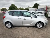 Używany Vauxhall Meriva 100 KM (73 kW) 2010 Srebrny Minivan