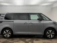 Usado VW ID. Buzz Pro 150 kW (204 HP) 2023 Prateado Monovolume