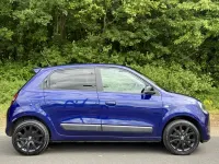 Used Renault Twingo Iconic 70 HP (51 kW) 2016 Mauve/purple Hatchback