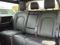 Usado Land Rover Defender HSE Dynamic 249 HP (183 kW) 2023 Cinzento SUV