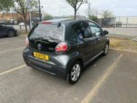 Begagnad Toyota Aygo 68 HK (50 kW) 2011 Grå Halvkombi