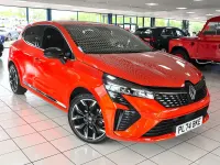Used Renault Clio Techno 90 HP (66 kW) 2024 Valencia orange Hatchback