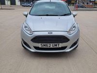 Used Ford Fiesta Zetec 80 HP (58 kW) 2013 Silver Hatchback