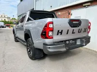 Gebraucht Toyota HiLux 204 PS (150 kW) 2025 Silber Pickup
