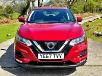 Używany Nissan Qashqai Acenta 110 KM (80 kW) 2017 Czerwony SUV
