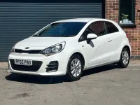 Used Kia Rio 2015 White Hatchback