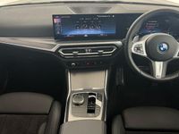 Usado BMW 330e M Sport 288 HP (211 kW) 2024 Cinzento