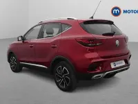 Usado MG ZS Exclusive 106 CV (77 kW) 2023 Rojo SUV
