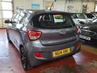 Gebraucht Hyundai i10 Premium 67 PS (49 kW) 2014 Grau Kleinwagen
