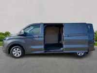 Usado Ford E-Transit Limited 100 kW (136 HP) 2024 Cinzento Van
