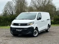 Second-hand Vauxhall Vivaro S 2025 Alb Monovolum