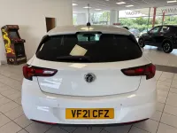 Used Vauxhall Astra Edition 2021 White Hatchback