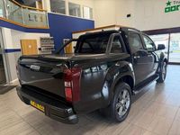 Used Isuzu Pick up 164 HP (120 kW) 2018 Black Pickup