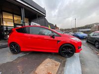 Used Ford Fiesta Zetec 140 HP (102 kW) 2017 Red Hatchback