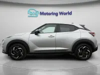 Usado Nissan Juke N-Connecta 143 HP (105 kW) 2023 Prateado SUV