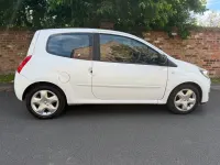 Used Renault Twingo Dynamique 75 HP (55 kW) 2012 White Hatchback