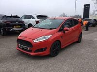 Used Ford Fiesta Zetec 125 HP (91 kW) 2015 Red Hatchback