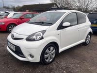 Begagnad Toyota Aygo 68 HK (50 kW) 2012 Vit Halvkombi