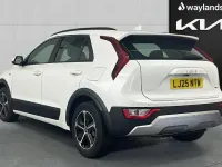 Used Kia Niro 2025 White SUV