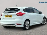 Used Ford Focus ST-Line 140 HP (102 kW) 2017 White Hatchback