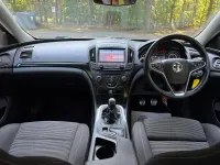 Used Vauxhall Insignia SRi 163 HP (119 kW) 2013 White Estate