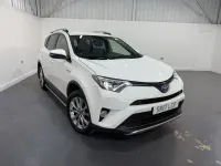 Used Toyota RAV4 197 HP (144 kW) 2017 White SUV